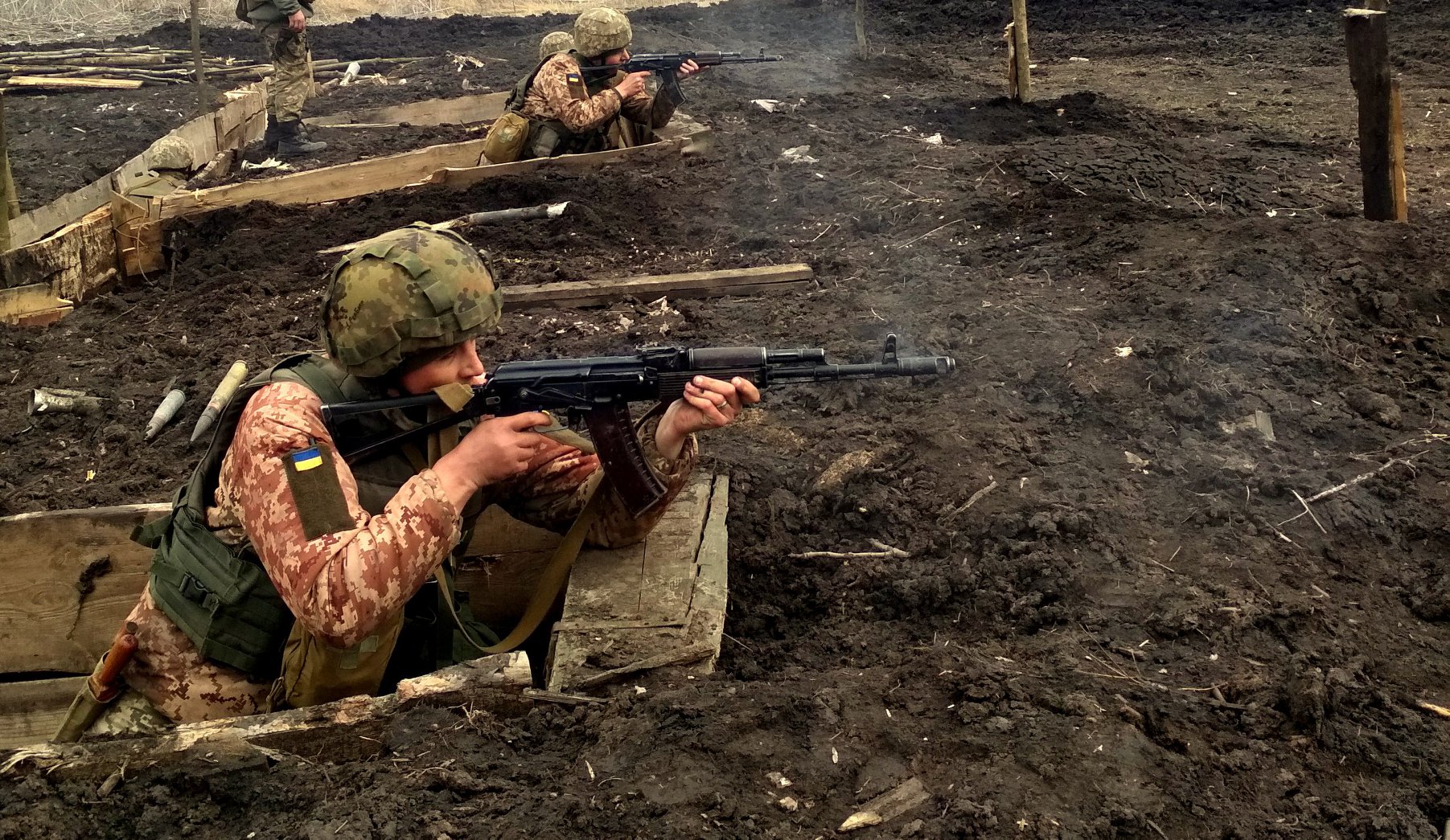 Видео боевых. Война на Украине 2018. Боевые действия на Донбассе. Военные действия на Украине. Военные на Донбассе бой.