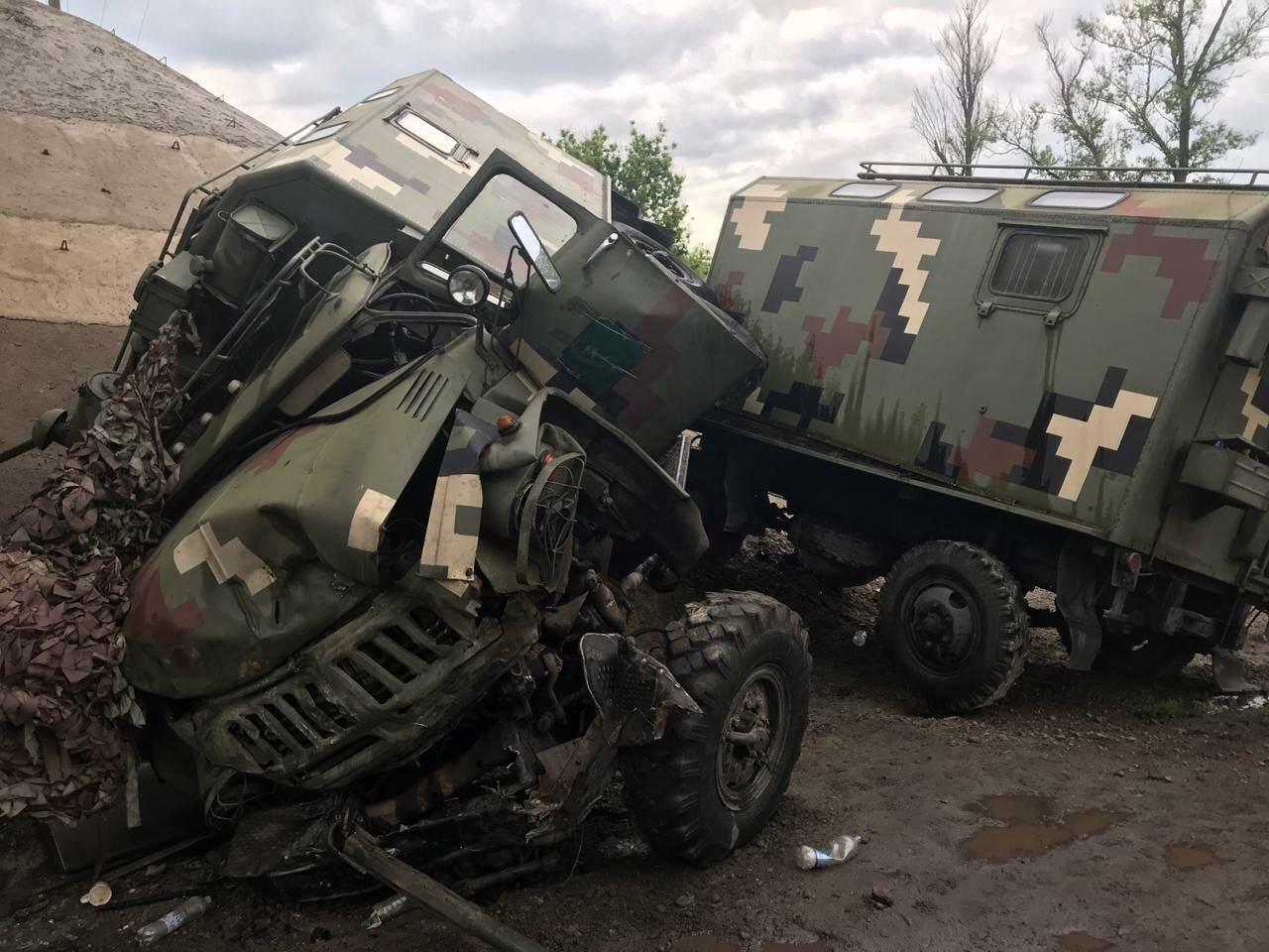 Под Харьковом в ДТП попал военный грузовик, есть пострадавшие – Главное в  Украине