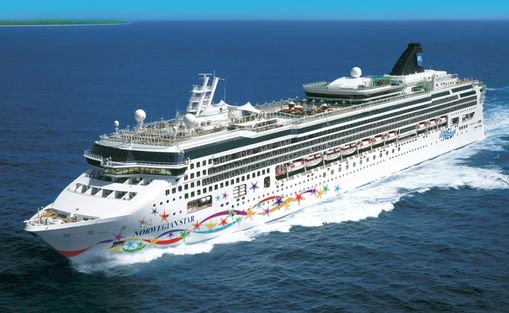 Больше "Титаника". В море вышел новый пассажирский лайнер "Norwegian Bliss" (+видео)