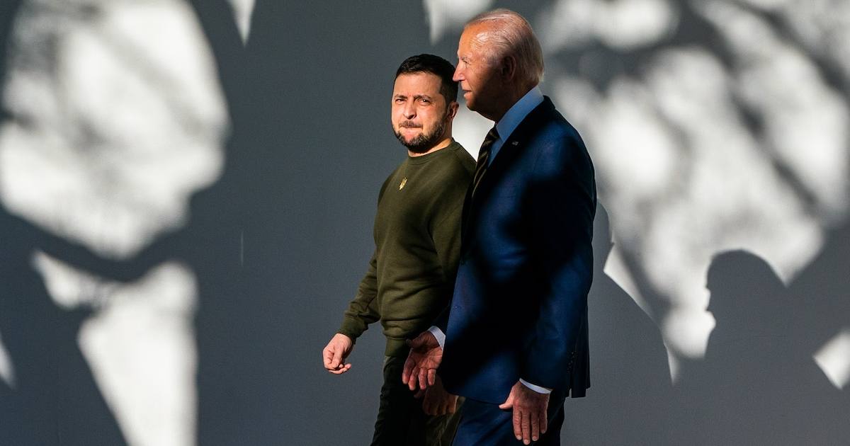 Президенты США и Украины Джо Байден и Владимир Зеленский у Белого дома, 2022 год / The Washington Post