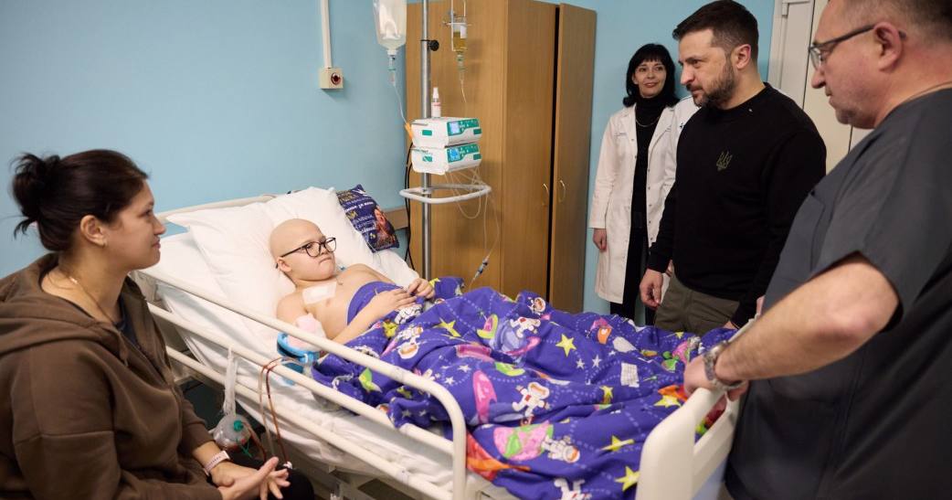В.Зеленский в детском отделении Национального института рака / Фото ОПУ