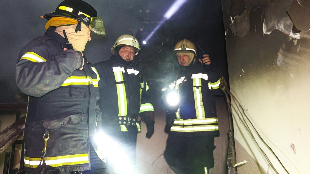 Украинские спасатели тушат пожар / Иллюстративное фото ГСЧС