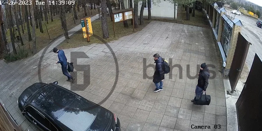 Сотрудники СБУ в комплексе отдыха установили скрытые камеры / Скриншот из видео