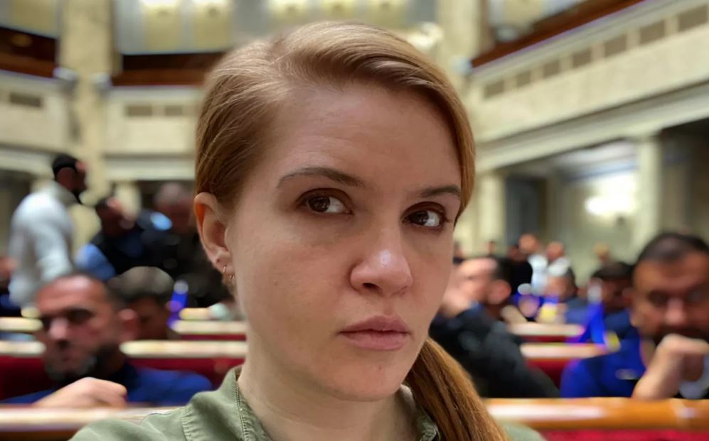 Народный депутат Марьяна Безуглая в зале заседаний Верховной Рады / Фото из facebook Безуглой