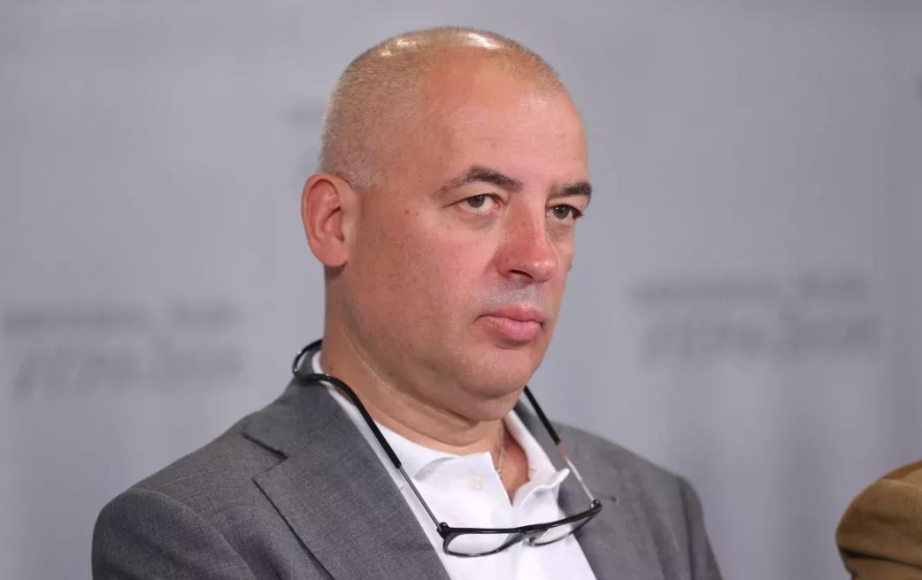 Юрий Буглак во время брифинга в кулуарах Верховной Рады / Фото УНИАН