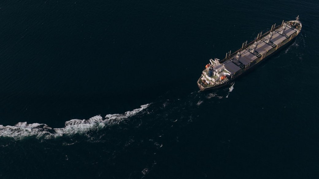 Судно, которое направляется по украинскому "зерновому коридору" / Фото: Министерство развития общин, территорий и инфраструктуры Украины