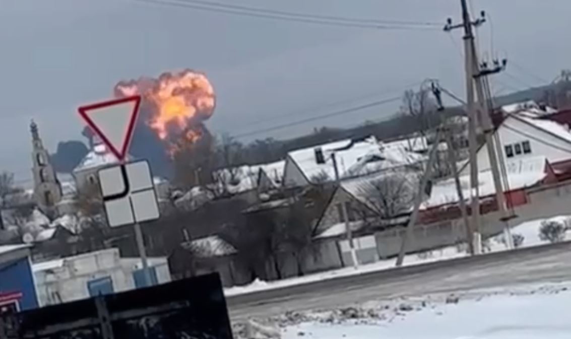 Вибух на місці падіння Іл-76 / Скріншот з відео