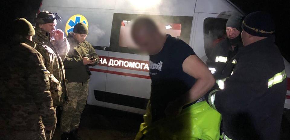 Убегая из Украины, нарушители попали в водную ловушку / Фото ГПСУ