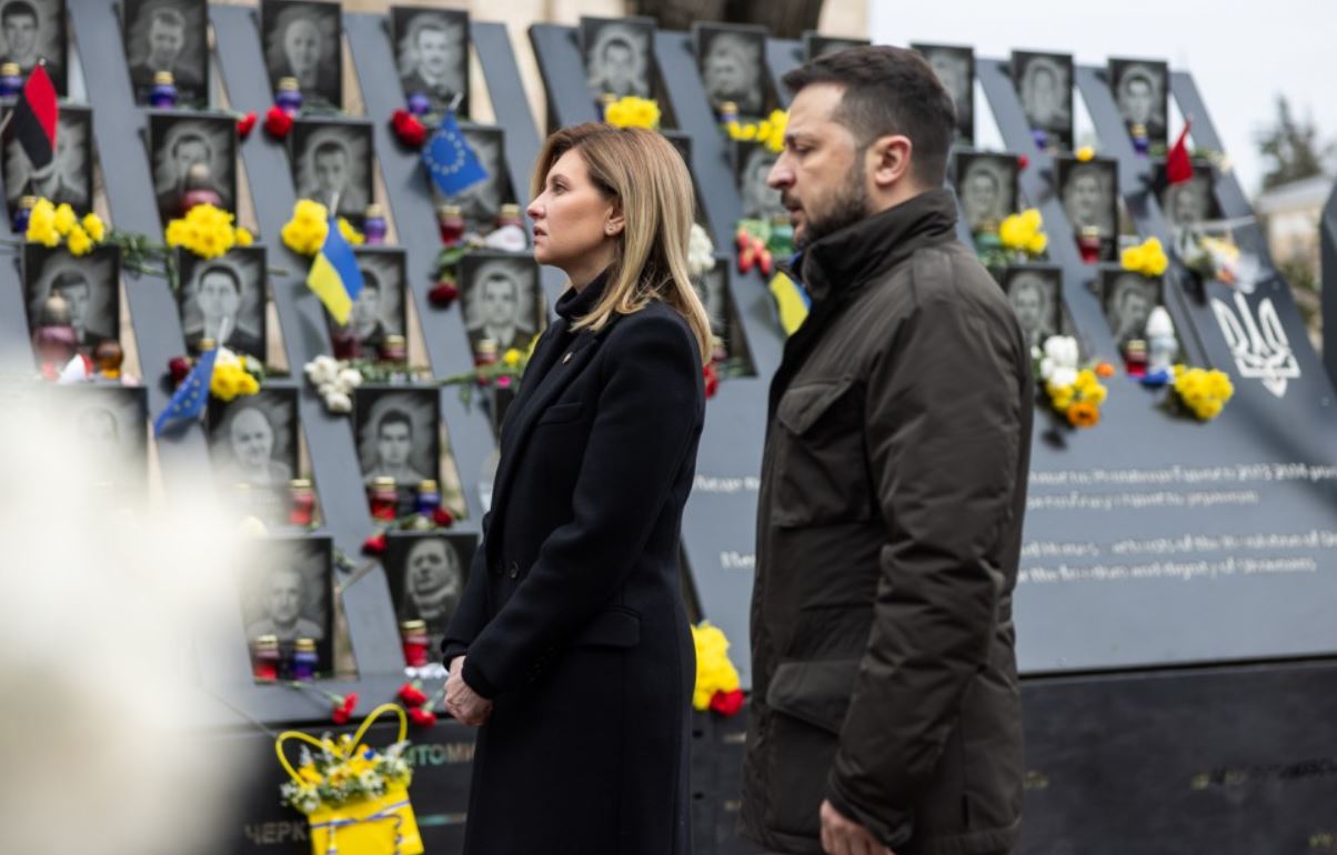 Зеленський з дружиною вшанували пам'ять героїв Небесної Сотні / Фото: ОП