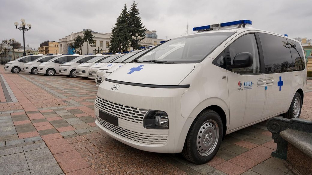 Машины "скорой", которые Украина получила от Южной Кореи / Фото: Минздрав