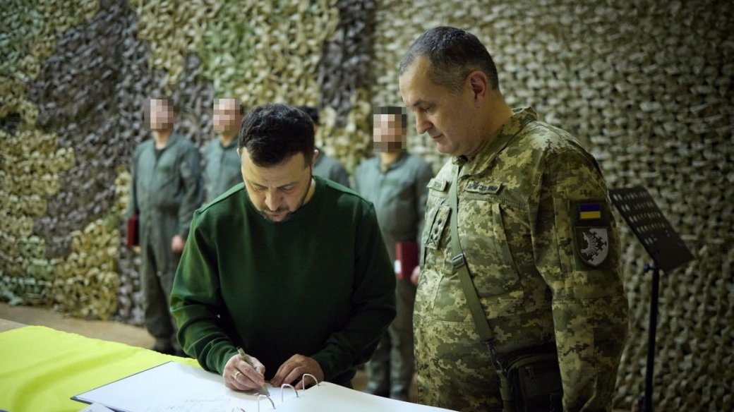 Президент Украины Владимир Зеленский на фронте / Фото: ОП