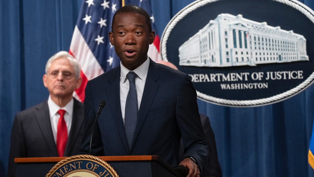 Заместитель министра финансов США Уолли Адеемо / Фото: AP