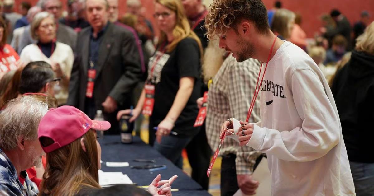 Единственный сторонник Никки Хейли Картер Хоутман голосует в Гранд-Рапидс, штат Мичиган, США, 2 марта 2024 года / Фото Reuters