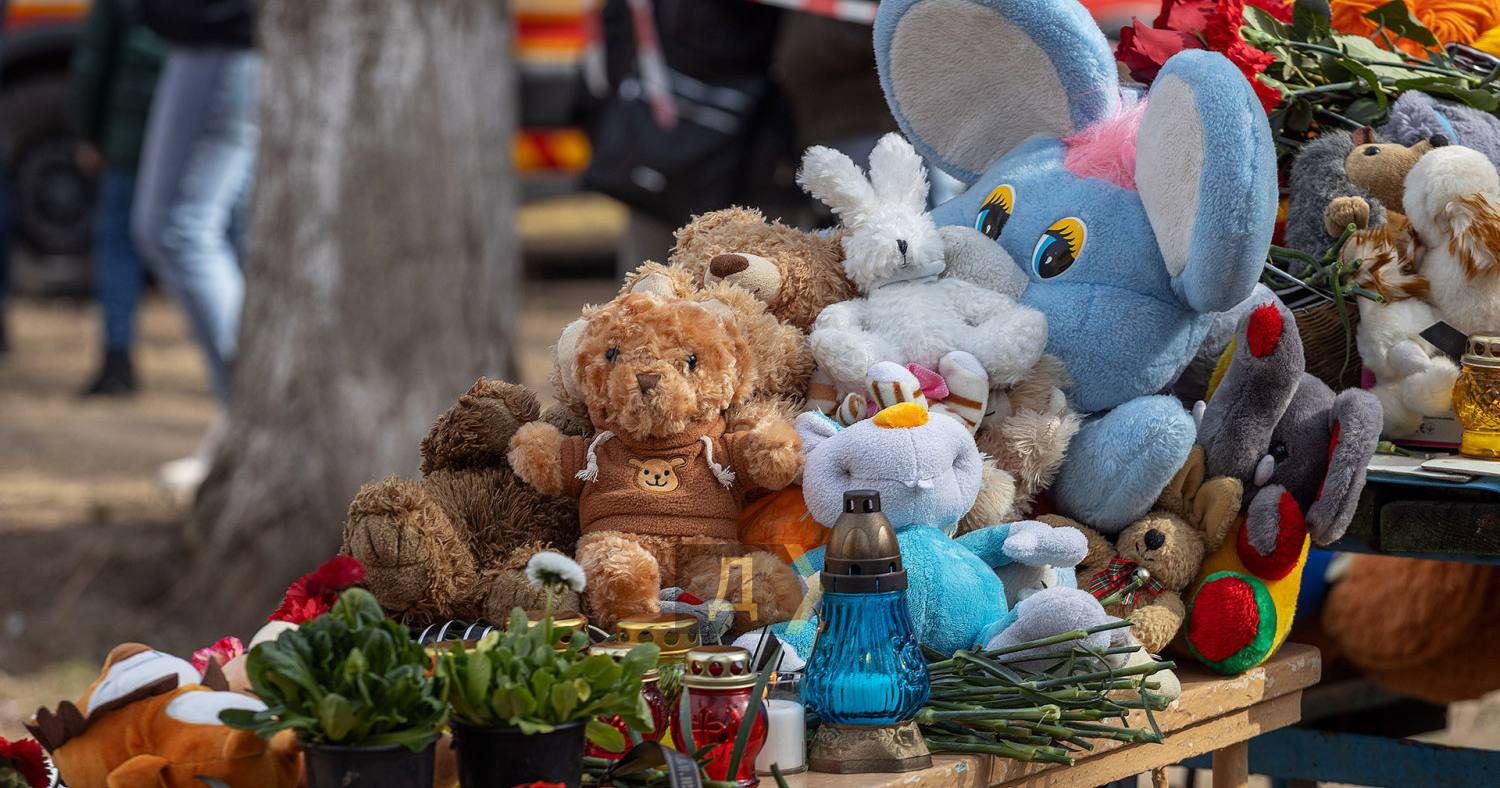 Стихійний меморіал на місці трагедії в Одесі / Фото “Думская”