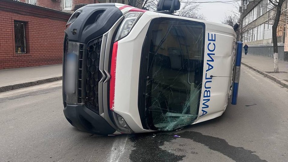 В Харькове машина скорой попала в ДТП / Фото: Патрульная полиция Харьковской области