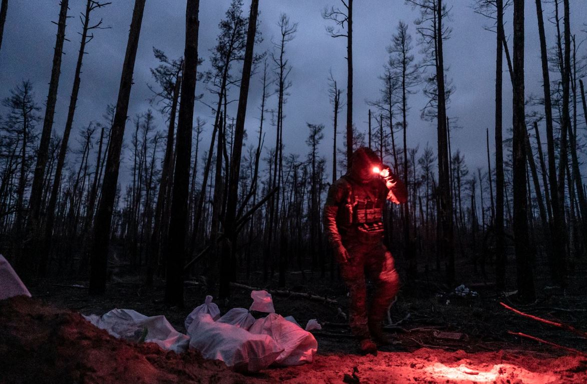 Українській військовий у лісі / Фото: The Wall Street Journal