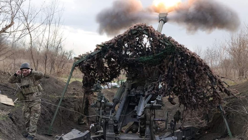 Украинские артиллеристы работают на американской гаубице M777 / Фото: Генштаб ВСУ