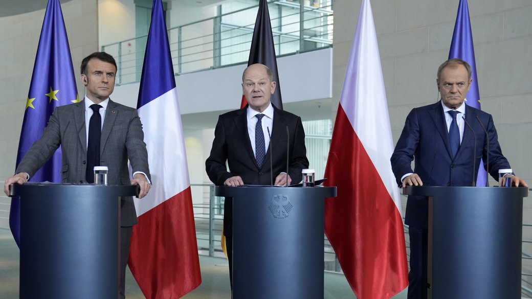 Президент Франции Эмманюэль Макрон, канцлер Германии Олаф Шольц и премьер-министр Польши Дональд Туск / Фото: AP