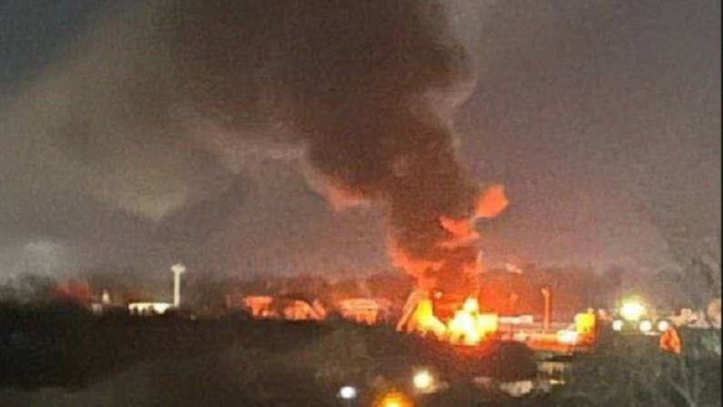 Нефтебаза в российском городе Орел после атаки дрона, 12 марта / Фото: Telegram-канал Baza