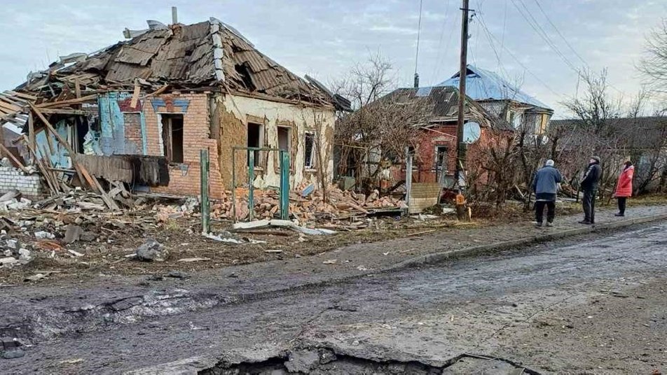 Наслідки авіаудару по Козачій Лопані на Харківщині / Фото з ТГ-каналу керівника Дергачівської МВА Вячеслава Задоренко