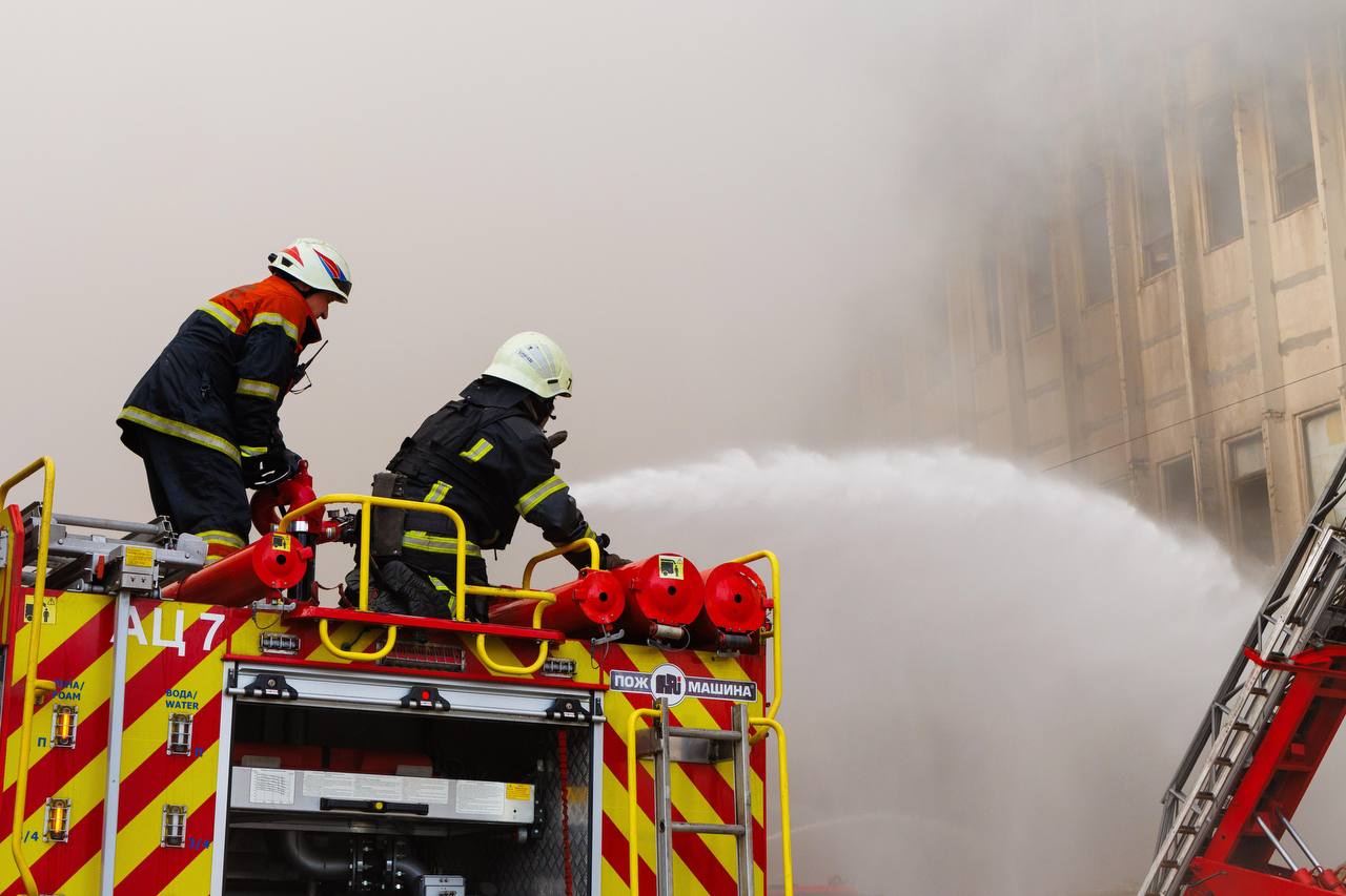 Рятувальники ліквідують пожежу / Telegram