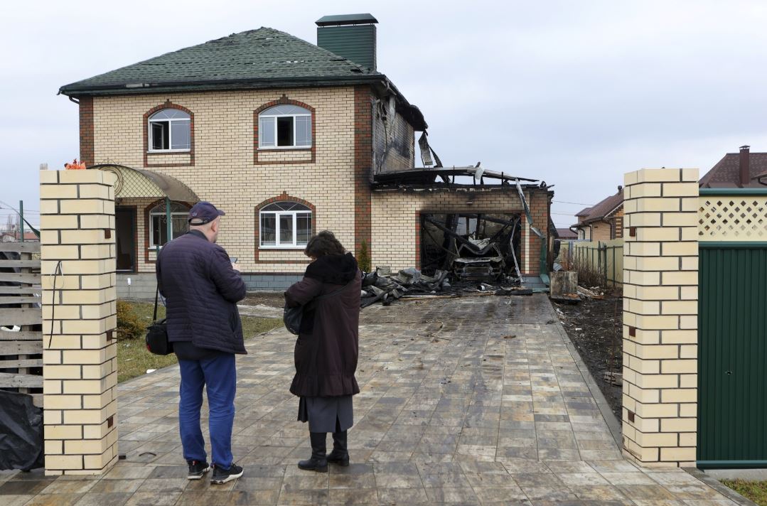 Частково зруйнований будинок в Білгородській області / Фото: Sputnik