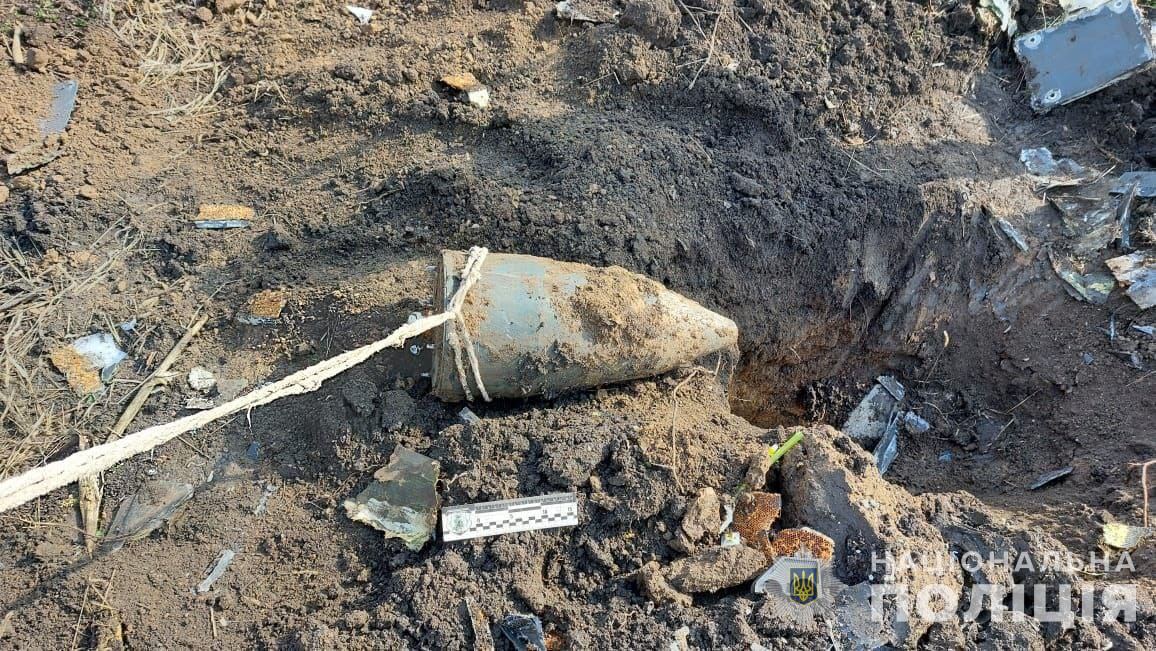 На Дніпропетровщині поліцейські вибухотехнічної служби знешкодили бойові частини від БпЛА / Фото НПУ