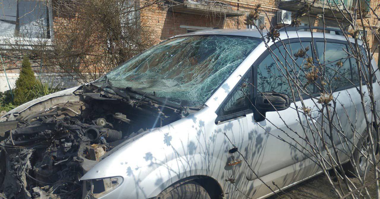 Наслідки обстрілів Нікопольського району / Фото телеграм-канал @dnipropetrovskaODA