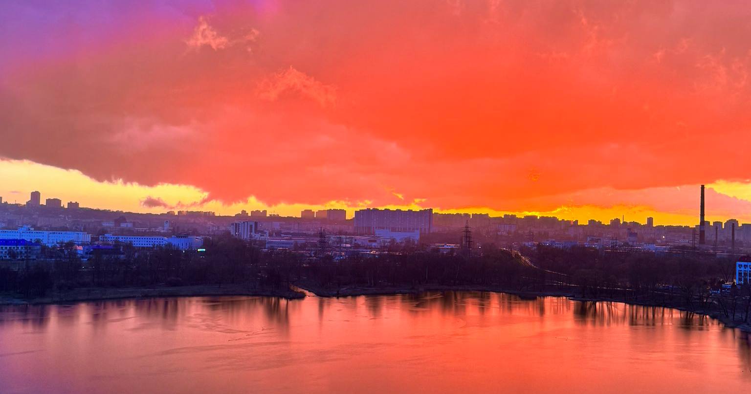 Киев вечером 29 марта 2024 / Фото из аккаунта @ann_boiko соцсети X