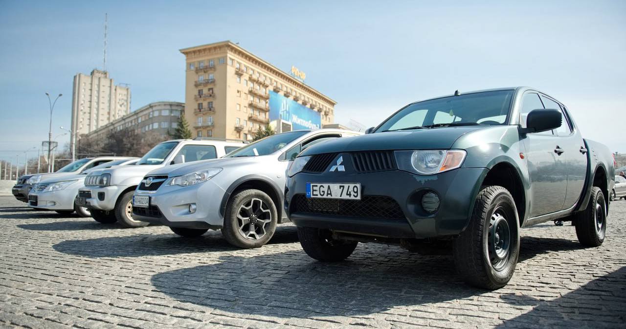 Автопарк оборонців кордонів Харківщини та рятувальників обласної ДСНС поповнився на 21  автівку / Фото ХОВА