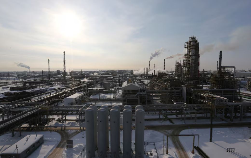 Уфимский нефтеперерабатывающий завод / Фото: REUTERS