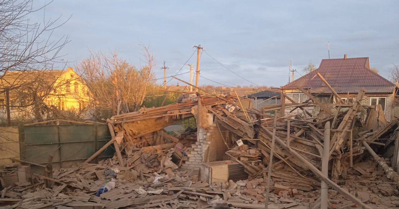 Росія вдарила КАБами по селу Веселе у Харківській області: вбила двох людей / Фото з телеграмканалу @synegubov