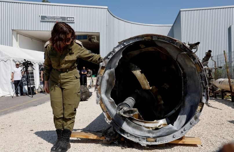 Уламок іранської білстичної  ракети / Фото: REUTERS