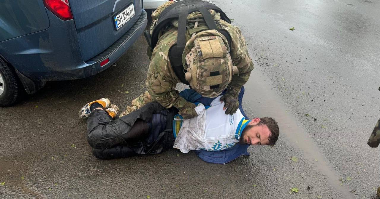 Затримання підозрюваного у нападі на поліцейських на Вінниччині / Фото НПУ