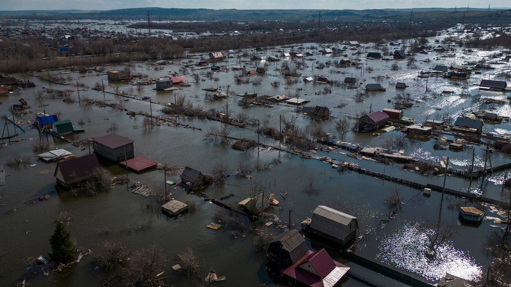 Затоплений житловий район в Орську, Оренбурзька область, Росія / Фото: REUTERS