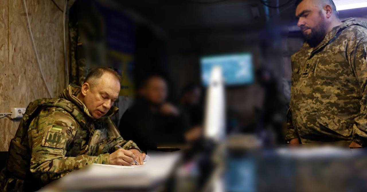 Головнокомандувач ЗСУ Олександр Сирський у штабі однієї з бригад / Фото з тедеграм-каналу @osirskiy
