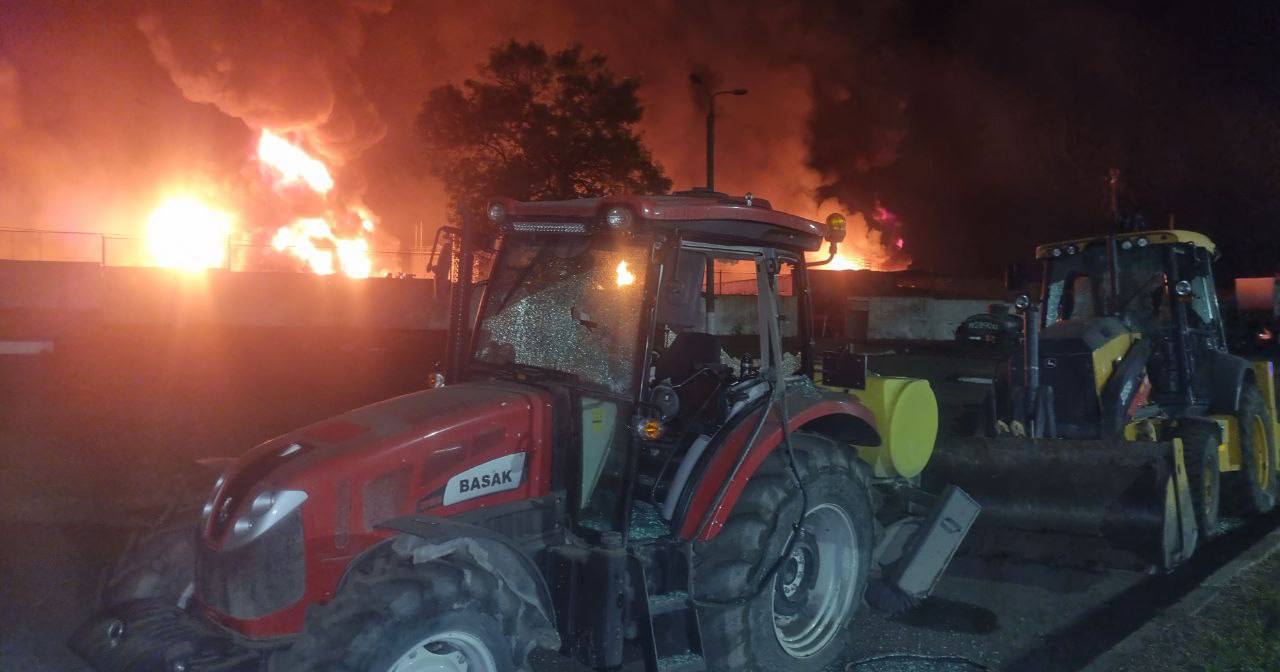 Пожежа на нафтобазі в м. Ровеньки (Луганська обл.) / Фото з відкритих джерел