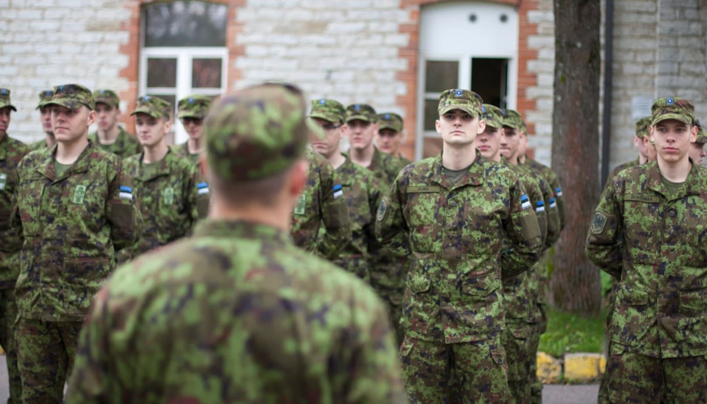 Естонські призовники після церемонії випуску з Staabi-ja sidepataljon / Фото: Rachel Diehm