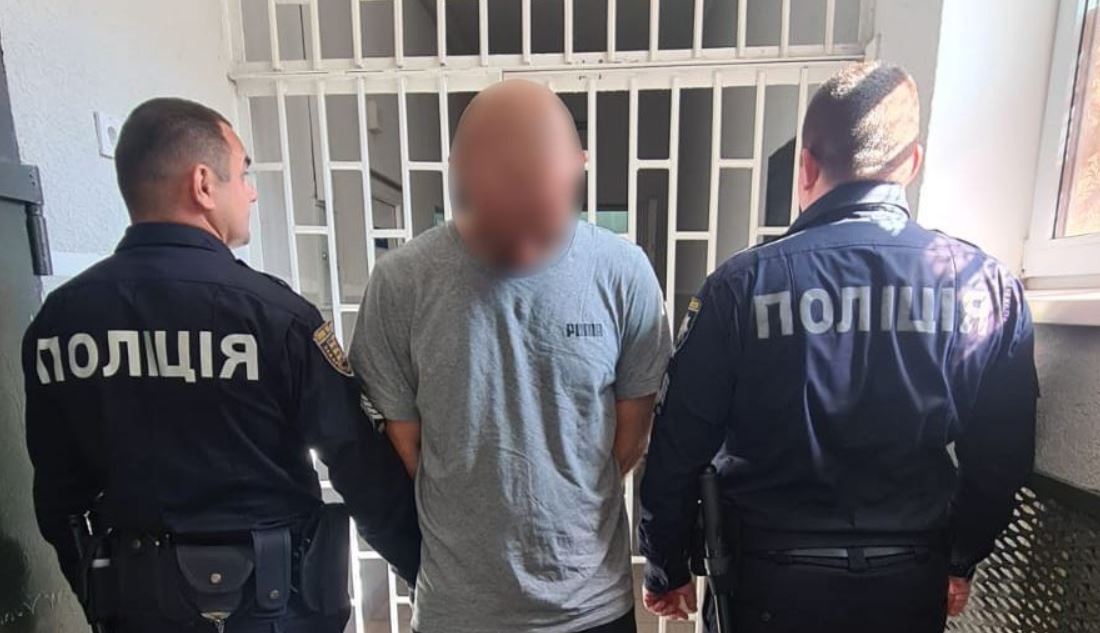 На Закарпатті затримано зловмисника, який при перевірці документів відкрив стрільбу / Фото: Нацполіція