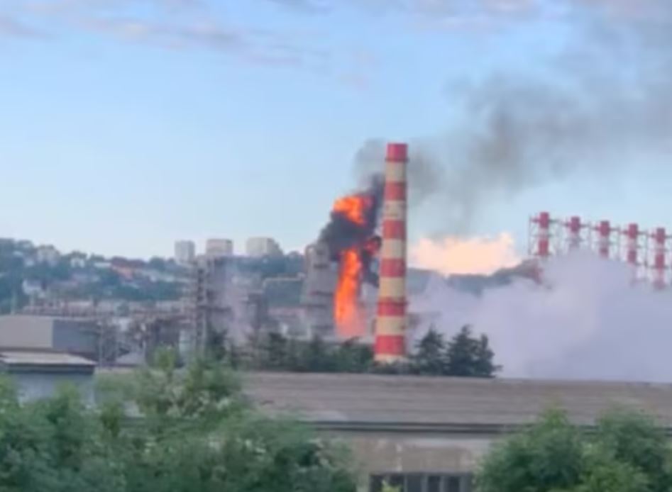 Пожар на НПЗ в Туапсе после атаки дронов / Скриншот с видео