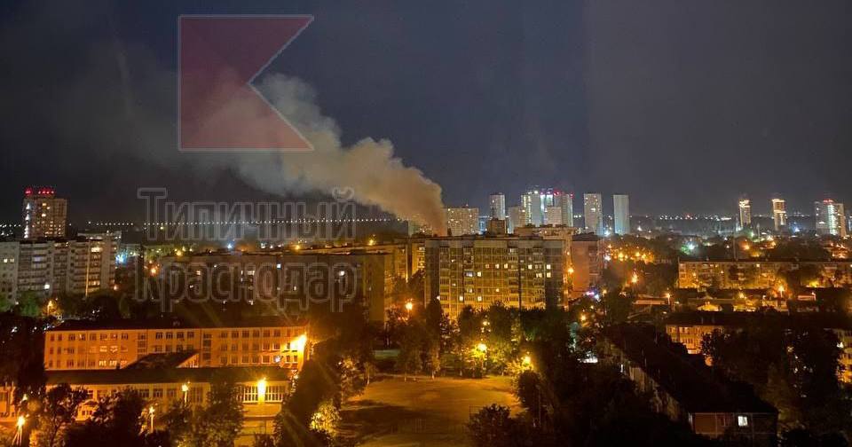 Нічна пожежа в Краснодарі. 19 травня 2024 року / Фото з телеграм-каналу @krd_tipich_ru