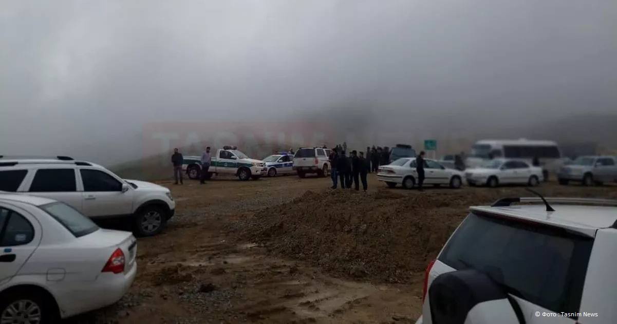 Одна из поисково-спасательных групп достигла места жесткой посадки вертолета президента Ирана / Фото Tasnim