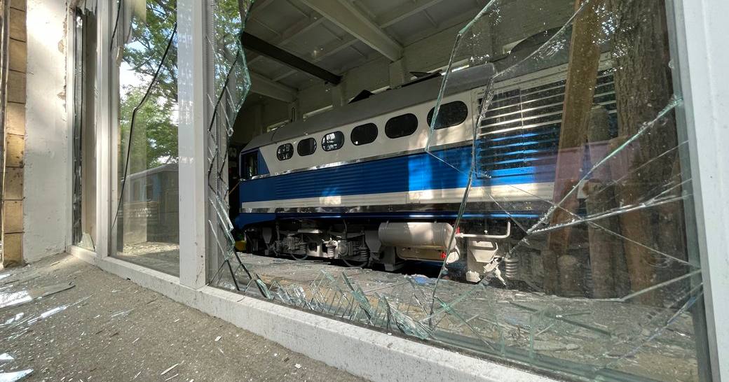 Наслідки влучань РФ по Центральному парку у Харкові. 19 травня 2024 / Фото Суспільне Харків