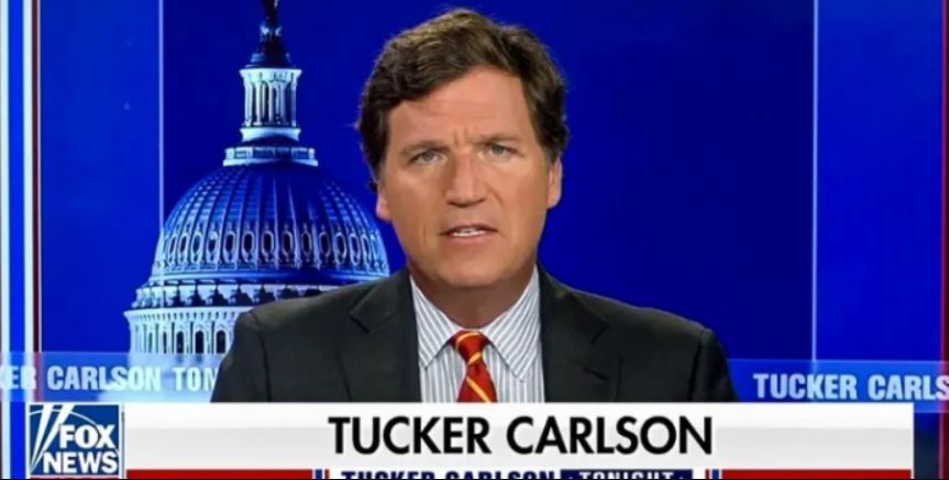 Бывший ведущий Fox News Такер Карлсон / Скриншот из видео