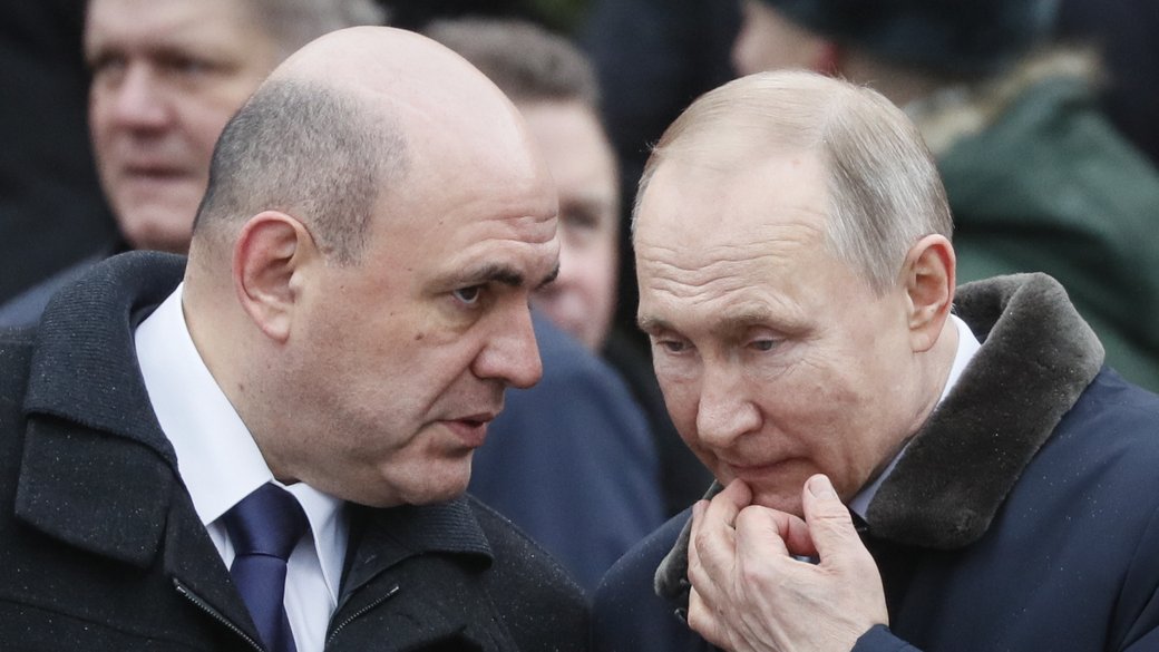 Прем'єр-міністр РФ Михайло Мішустін і лідер Кремля Володимир Путін / Фото: AP
