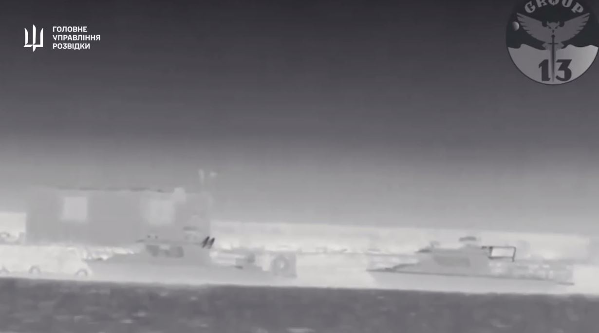 Катери КС-701 “Тунєц” в прицілі ударного морського дрона Magura V5 / Скриншот з відео ГУР