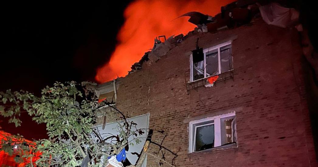 Ліквідація наслідків чергового терористичного акту росіян в Новобаварському районі триває / Фото Харківська обласна прокуратура