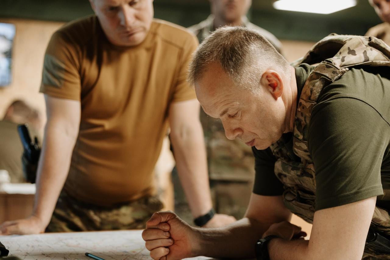 Головнокомандувач ЗСУ Олександр Сирський під час роботи на Харківському та Купянському напрямках / Фото: CinC AF of Ukraine