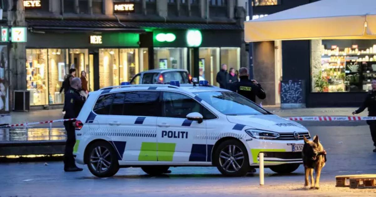 Поліція на площі Культорвет у Копенгагені в п'ятницю ввечері після нападу на прем'єр-міністра Данії Метте Фредеріксен / Фото Ekstra Bladet