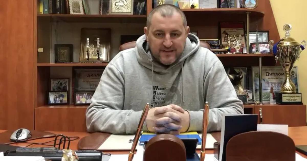 Г.Мацегора звертається до мешканців Куп’янська із заявою про здачу міста окупантам / Скріншот відео